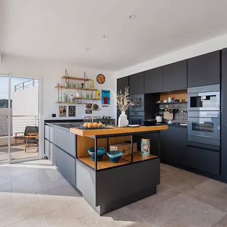 Dream Vacation In A Beautiful Cerbère