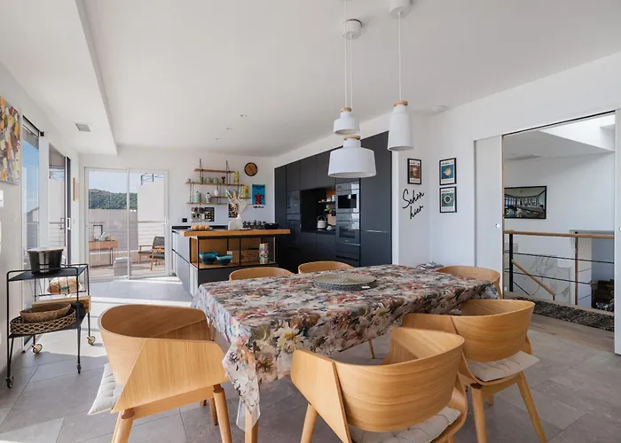 Dream Vacation In A Beautiful Cerbère